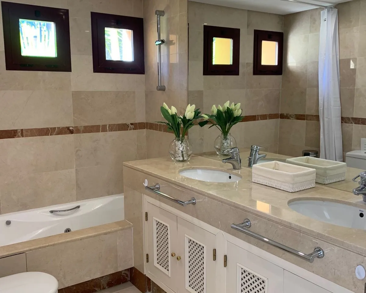 8bed2f51-625e-4e45-ab89-6b9b5cb41d4d