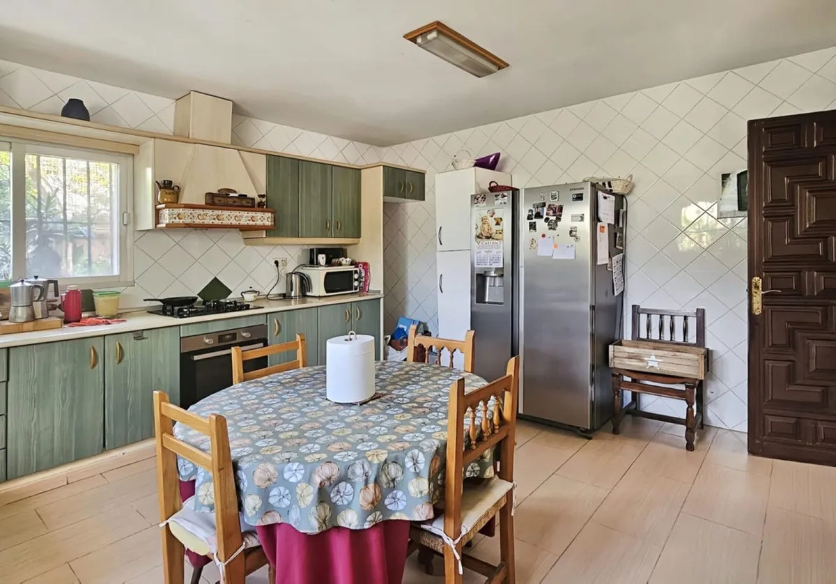 b4925d02-a9bf-44e8-aa88-7d7bc4822696