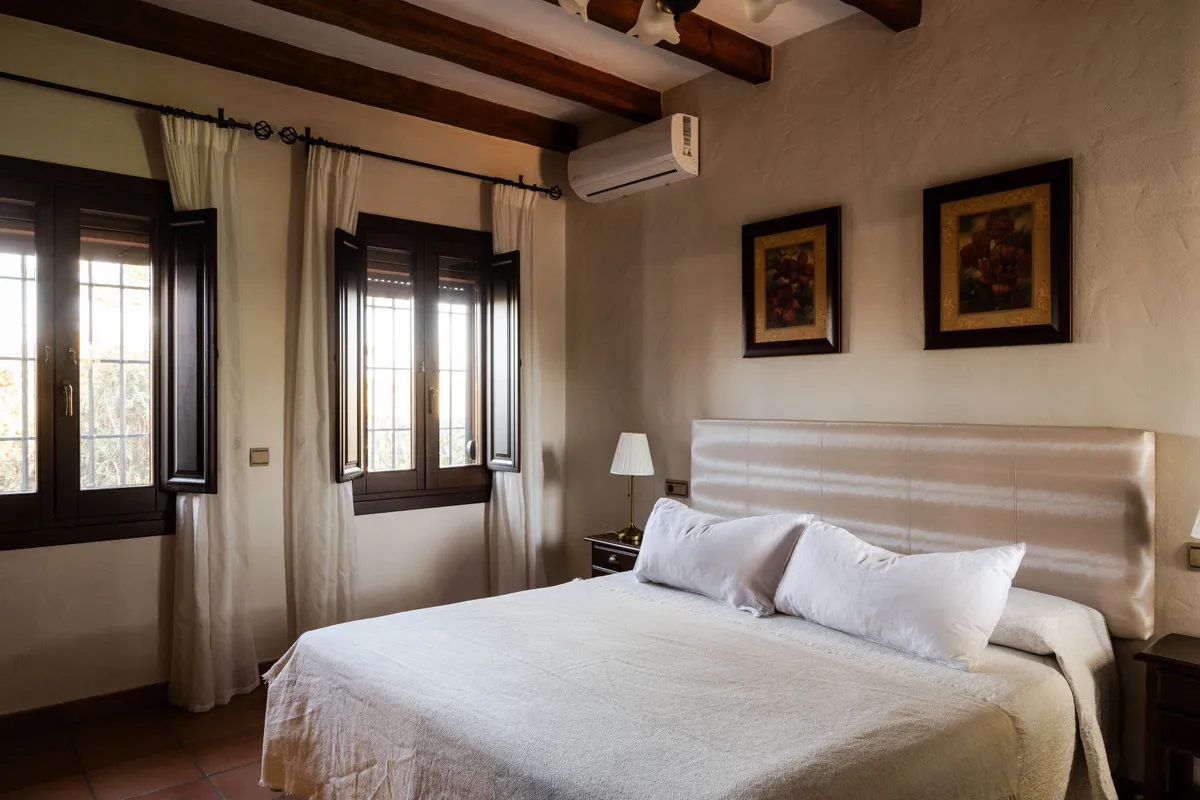 8cc9f3f9-3538-4ca3-aa9a-989747f7e56a