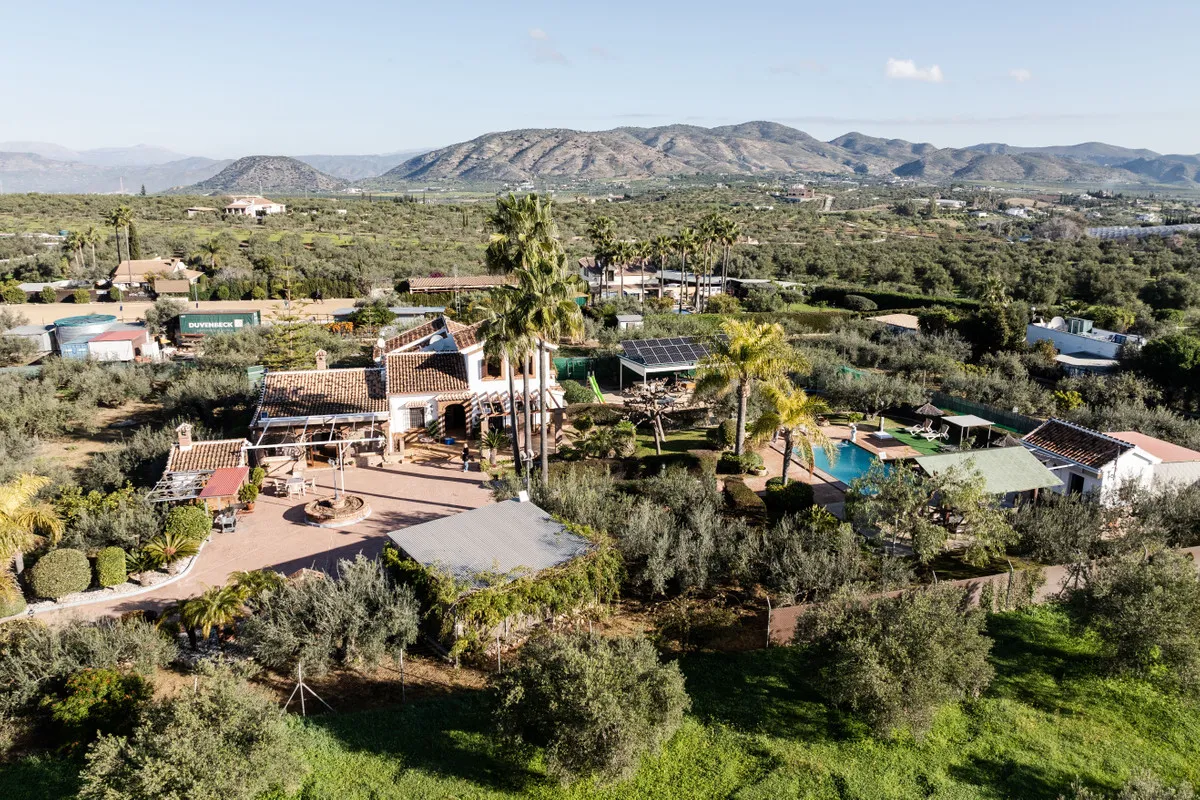 e6c79d6d-5c2c-496c-96ae-55c58fabc8c4