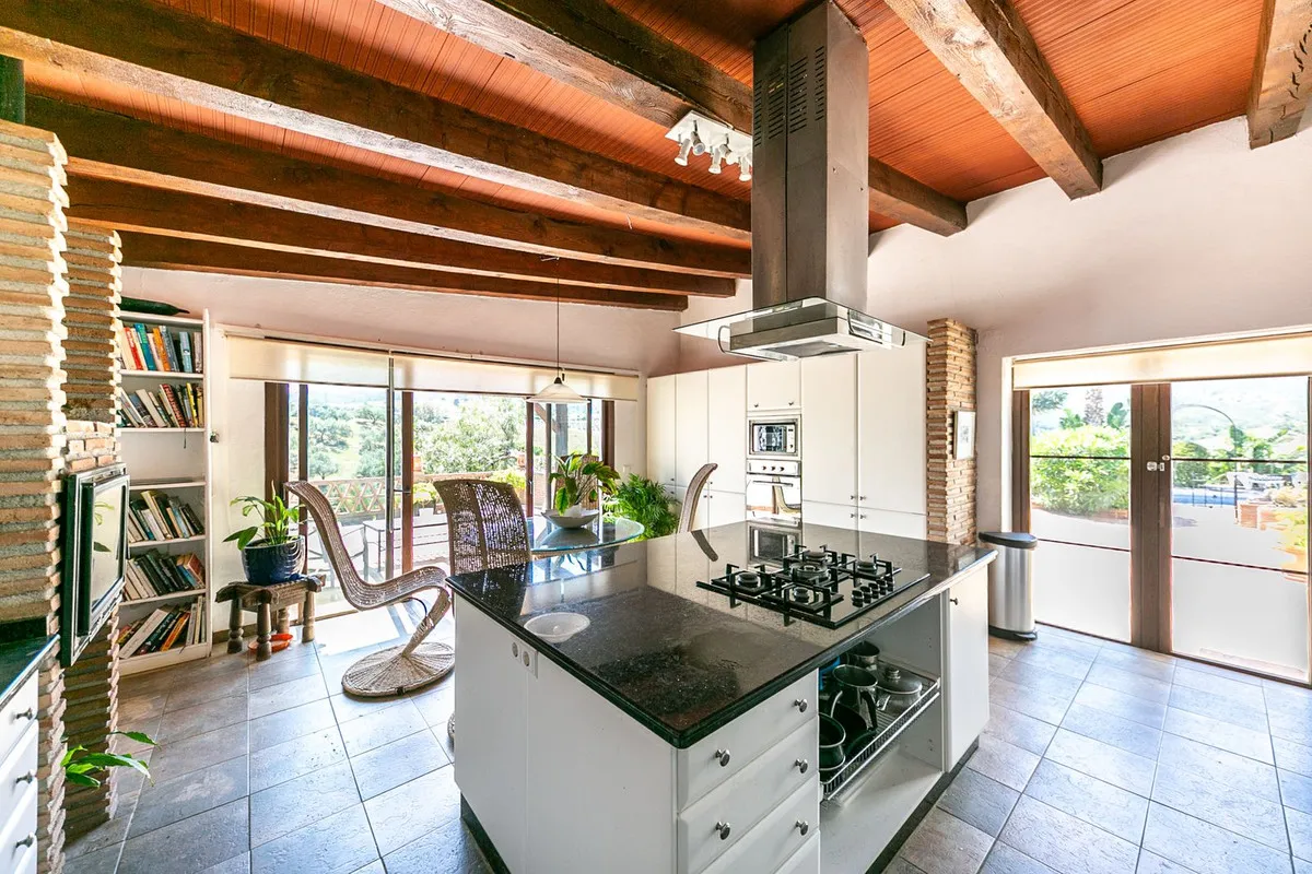 c61363fd-9f8a-4a7b-a391-2cd524fa5396