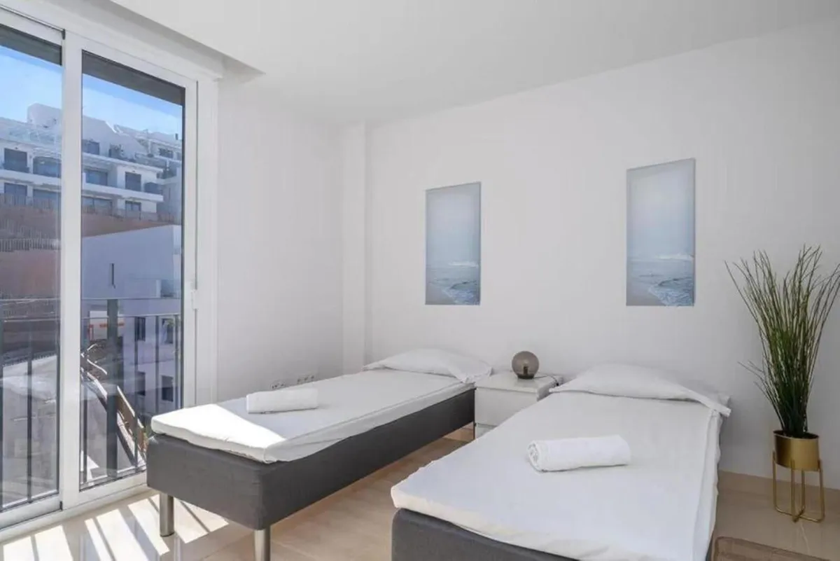 624a14c7-c970-4e81-b083-3416efb77b7f