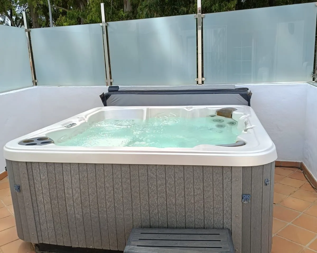 dad1e1f6-ad20-44ba-8993-96fe5ff1fe49