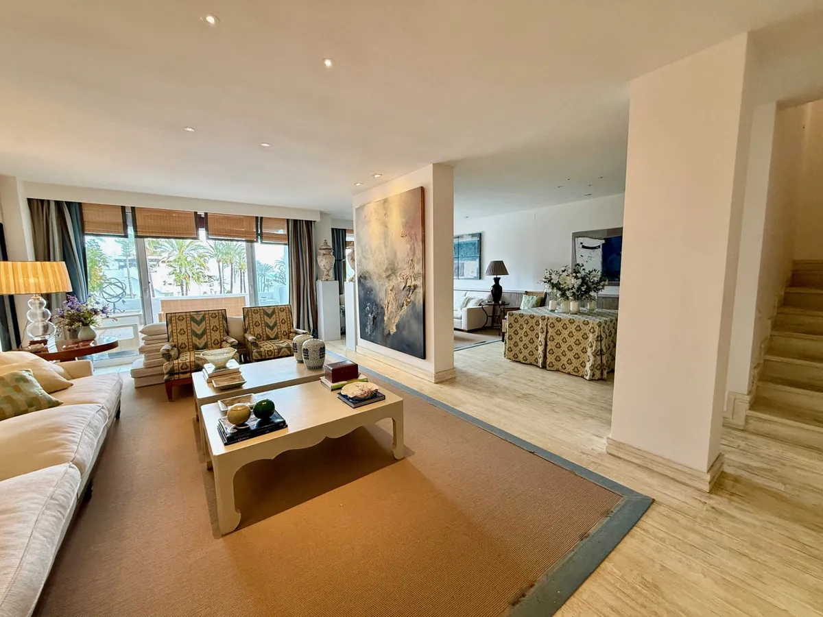 cd9113ac-d4aa-4172-9ac4-6a2710728d48