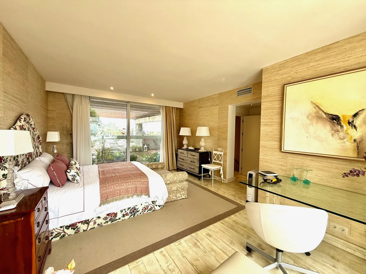 e3730c07-b272-4056-98a3-16be876c6aec