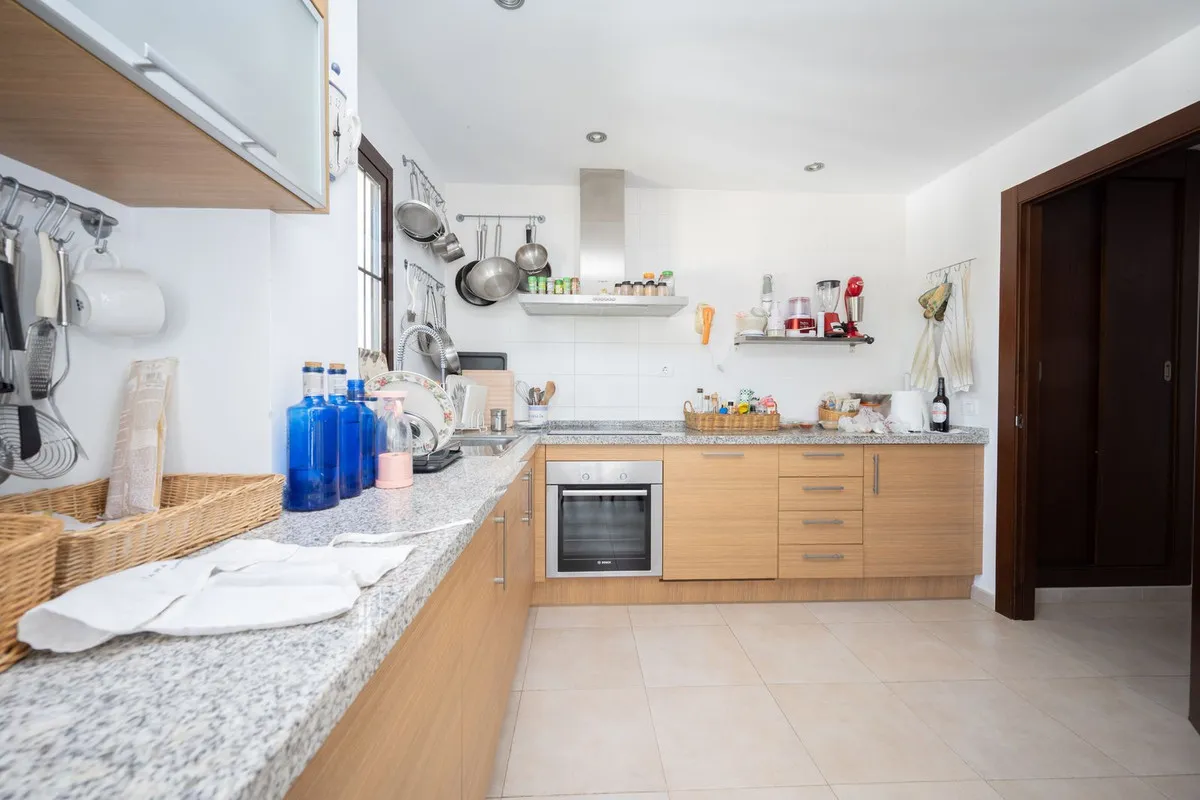 2330763d-6aa7-4a02-b4df-1ada847f4627