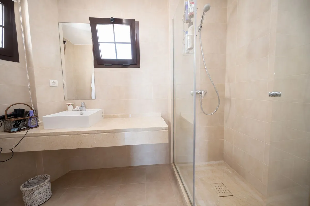 fb43f20b-7638-4099-86c6-977d30ca3990