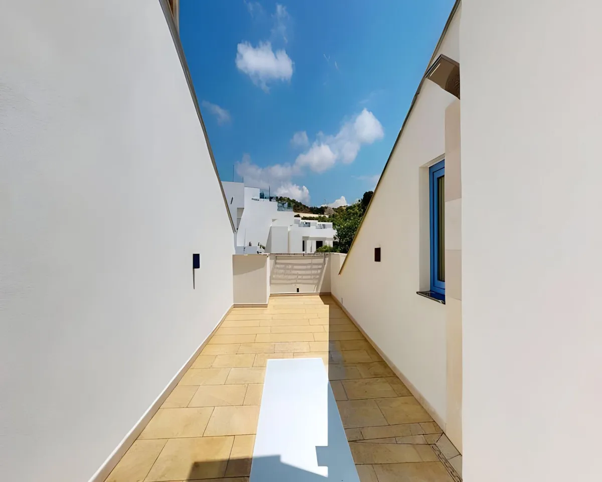 20e3913f-0c8d-4b88-a95b-458557ec1e27