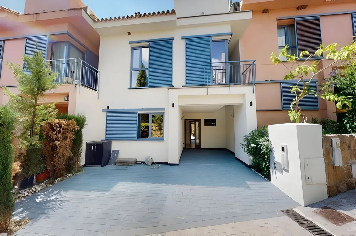 7c752674-96e5-4734-8488-c8a6e2c869a6