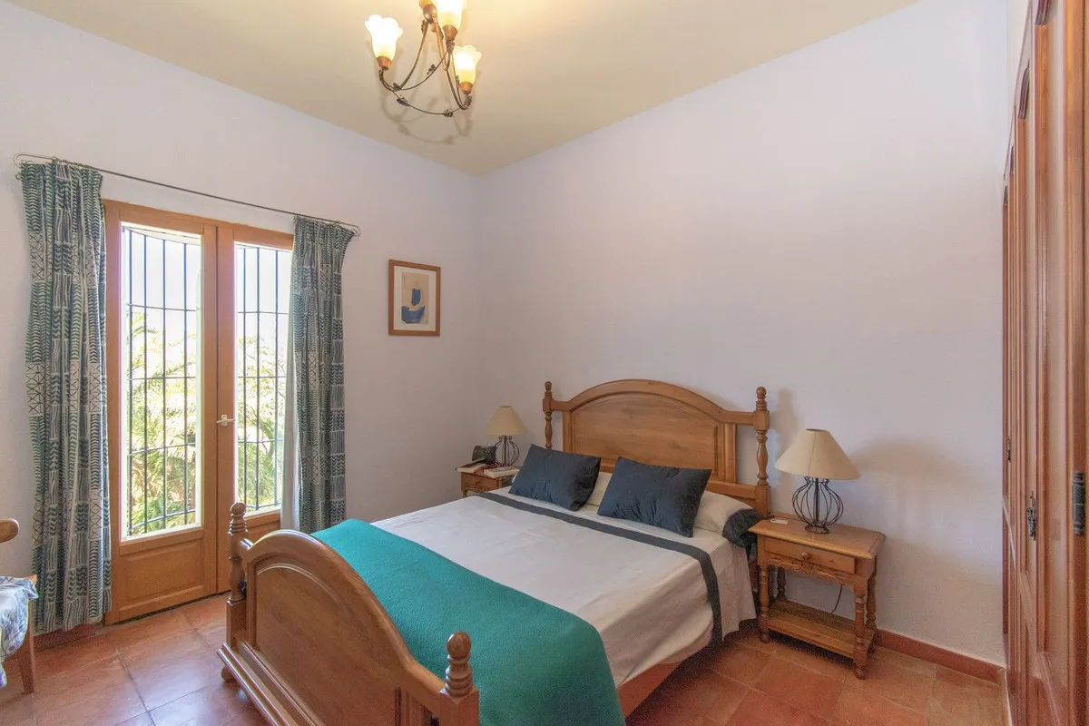 0a33c4a2-05f6-450d-ae36-be1555837352