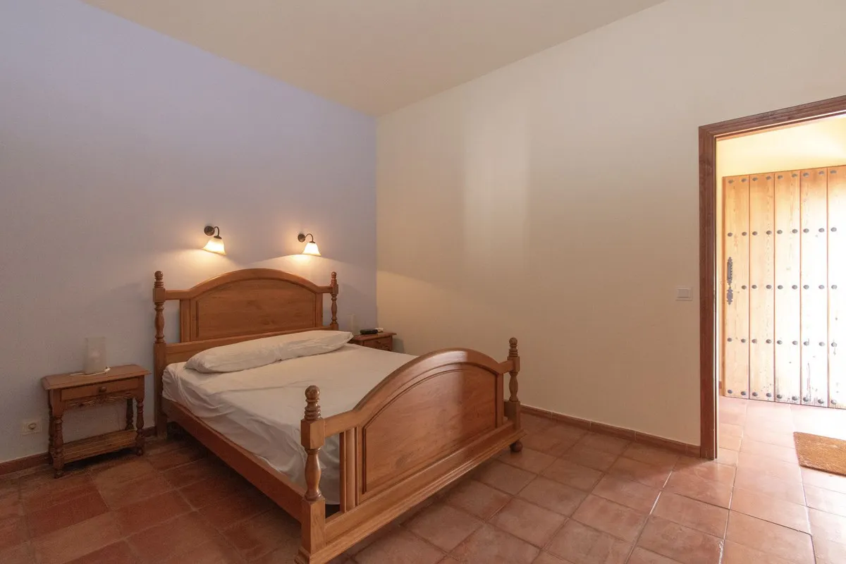 a1c06dc8-5829-49a0-b3cd-f1efa543f65c