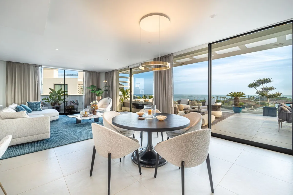 09242d3e-62fc-46ec-9642-28836d62b521