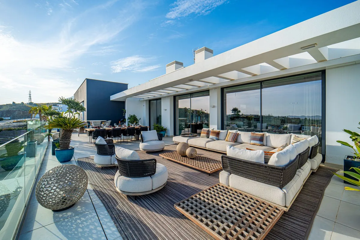 38a3b8a2-09af-4d64-b763-ffd913d13a9b