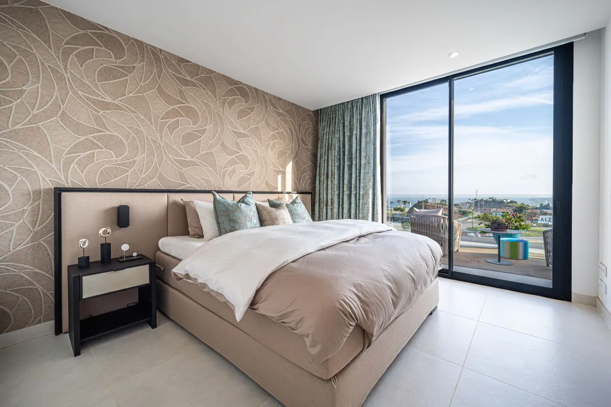 5d9dd624-d2e1-4ed1-b153-a084f0e6f1fa