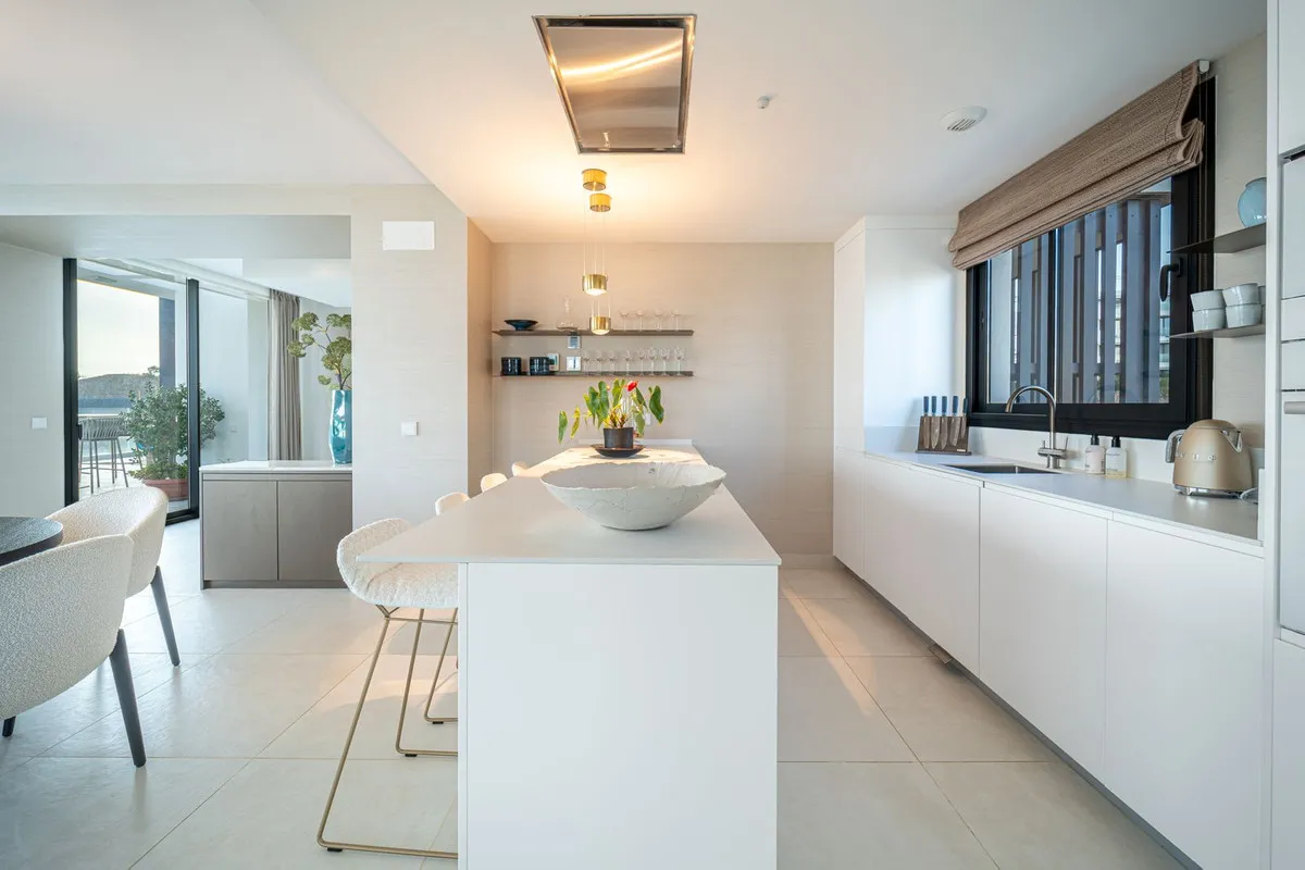 a665c264-8b8e-4b4f-96fd-2d7b4143d05a