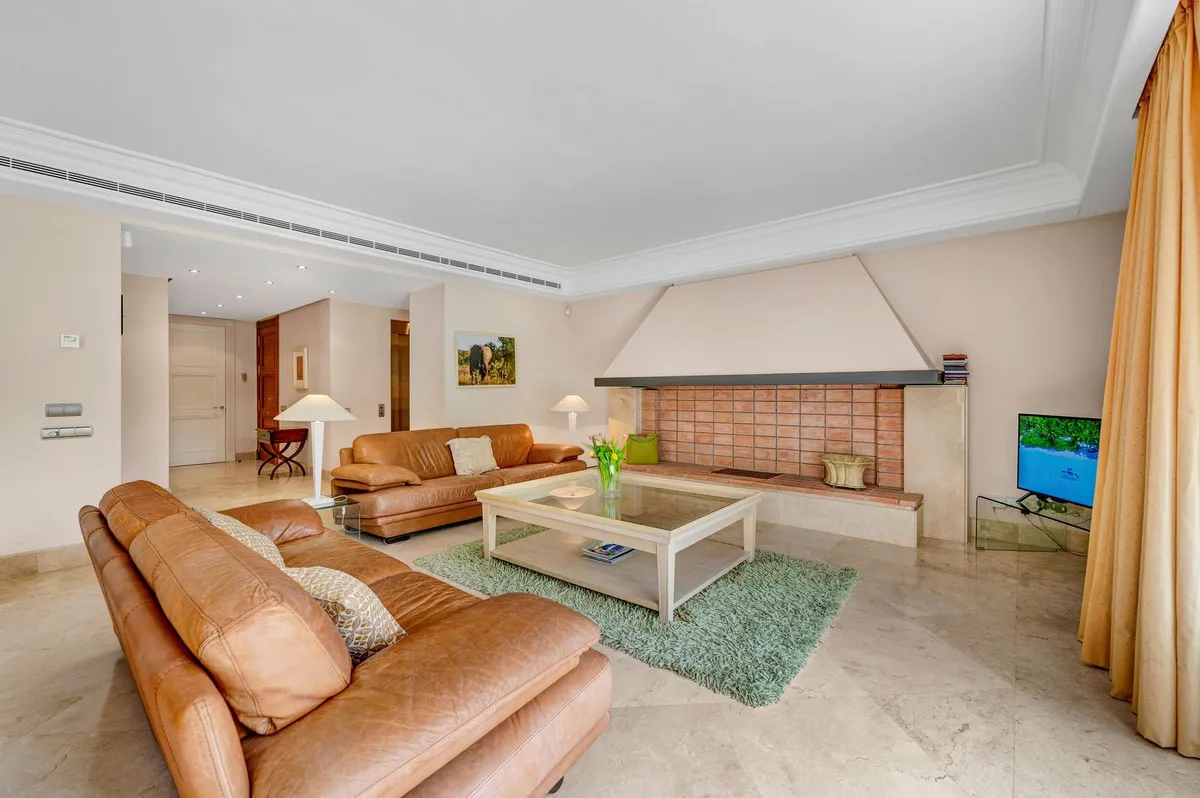 3067aae4-6c9c-4e6c-ad7d-f0d79cc34bce