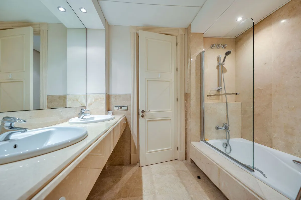 49b85e3b-49bb-42a0-ac14-8987db03257b