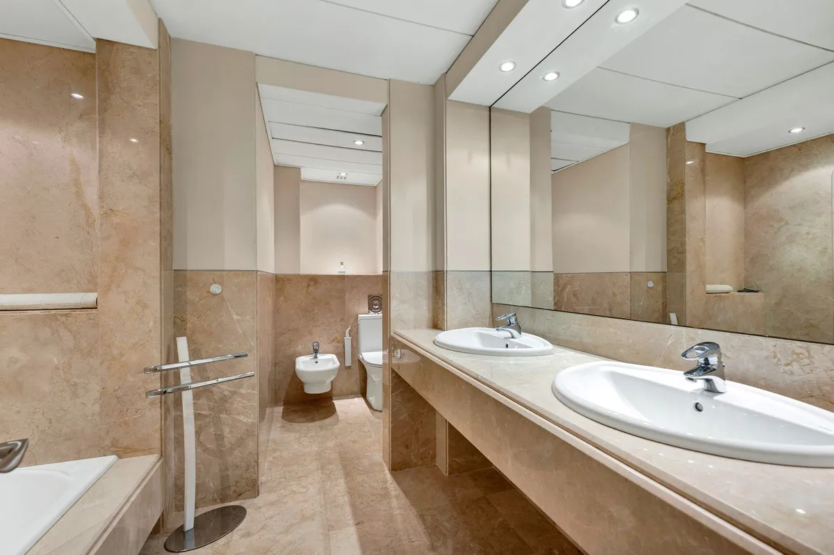 5a78efc7-629c-49fc-a664-6033f85bd92a