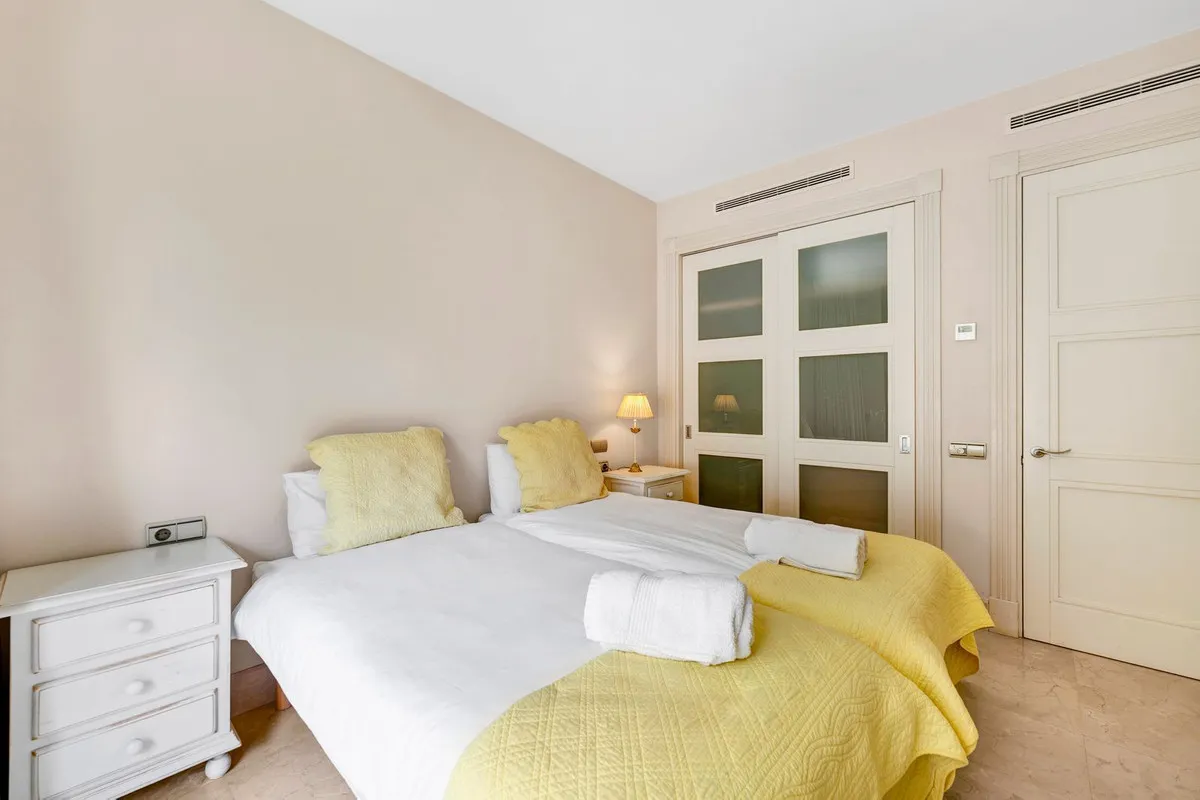 66c3b77b-d3d6-40c6-851e-26c66f3e8f44