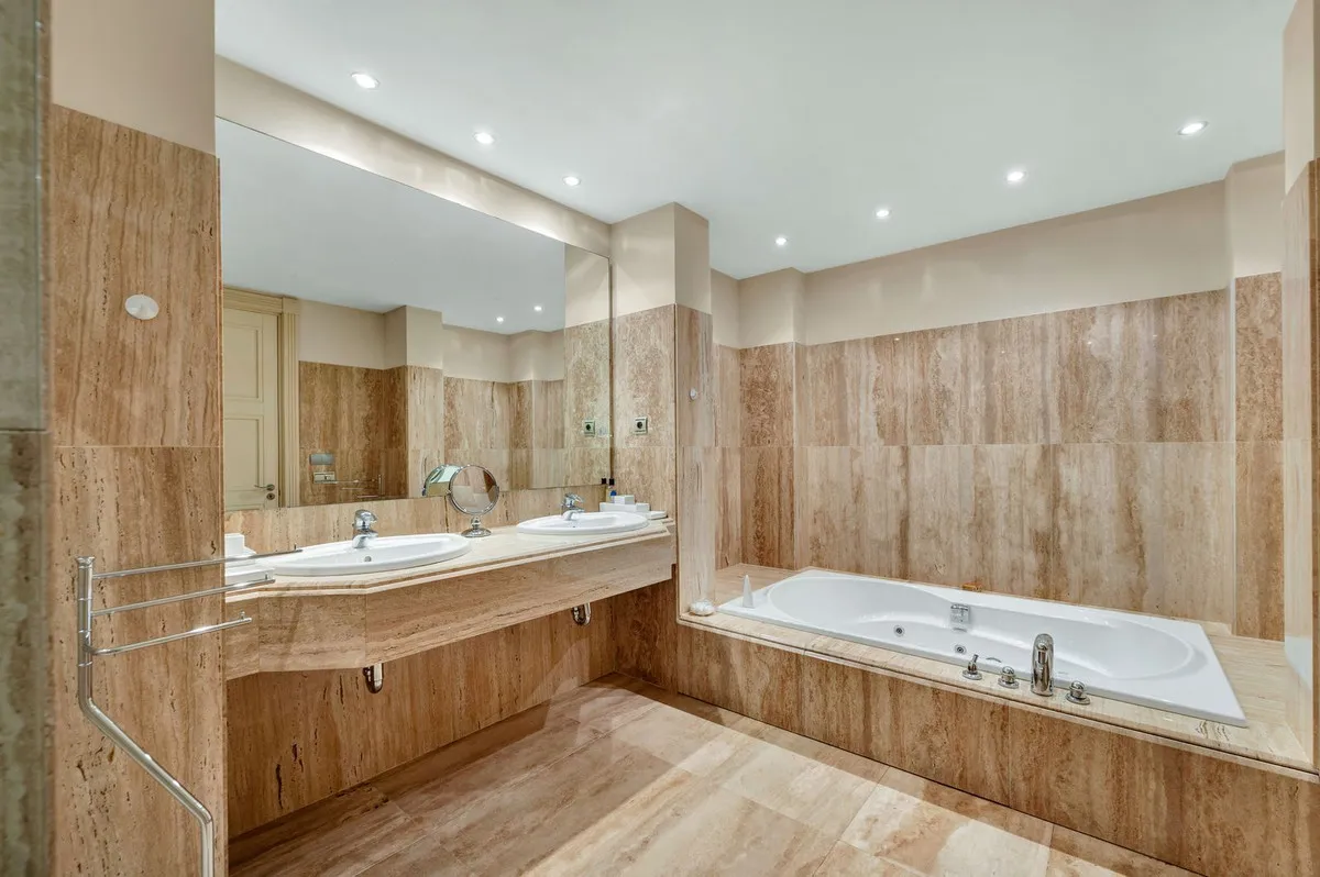 6ce63ead-0928-48ef-ab45-4131044cb36e