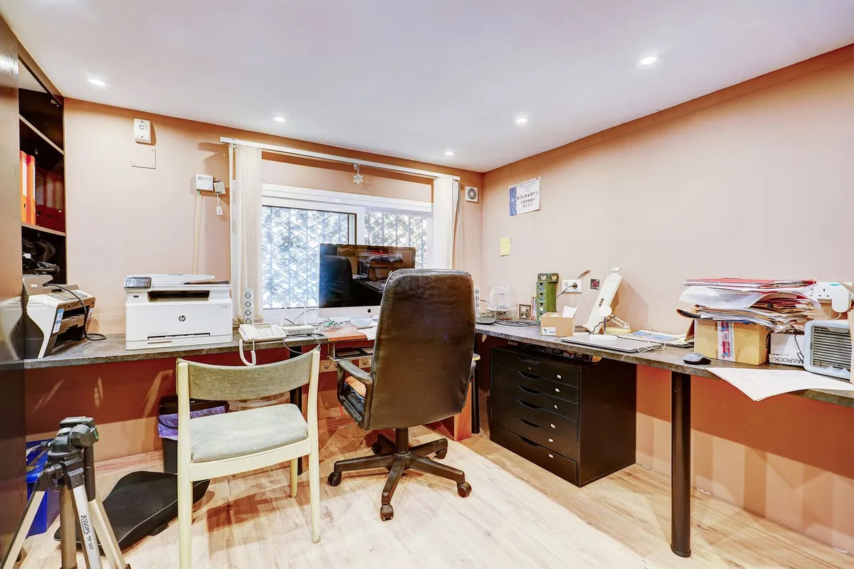 9c37d341-51c2-48f8-be97-2ae1f21958d7