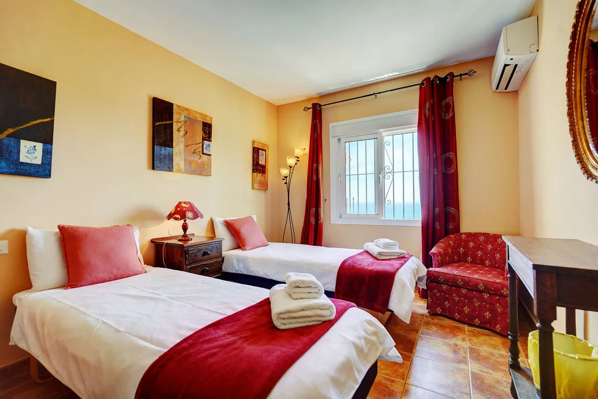 fcd9fc78-904c-4c3a-9c25-3358f65764d0