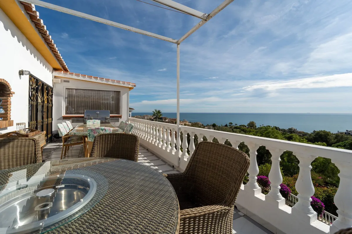 102783b4-96ba-49f8-b513-3ff693c367b2