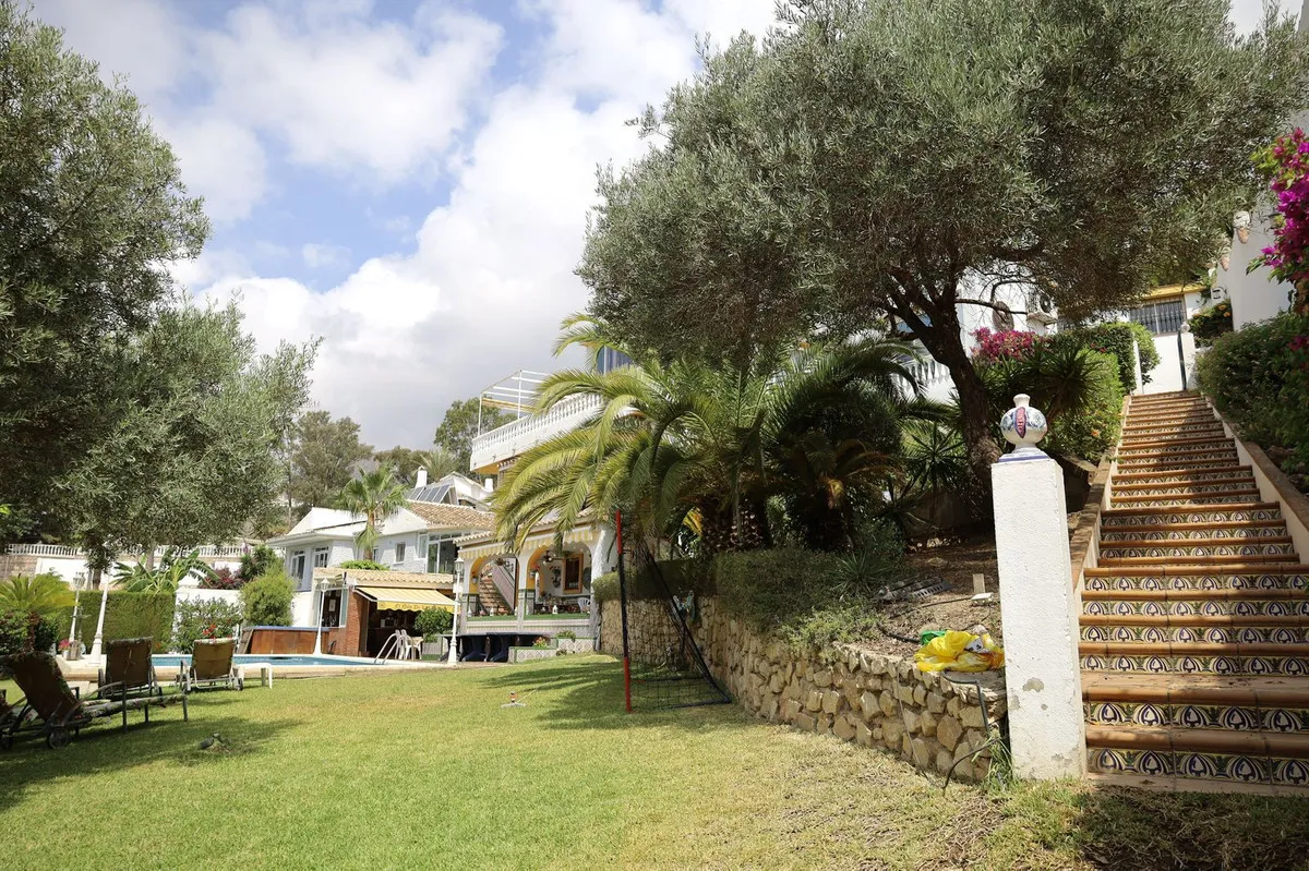 b9ca183e-bf62-4f11-b717-fc7f0c327d7a