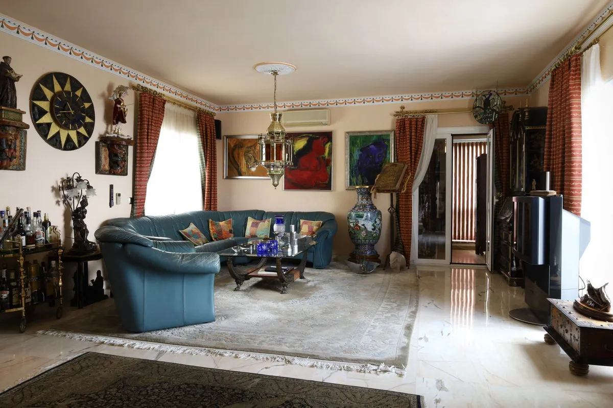 cf1eb90e-b95b-4aaf-a873-06b20cd2c0e0