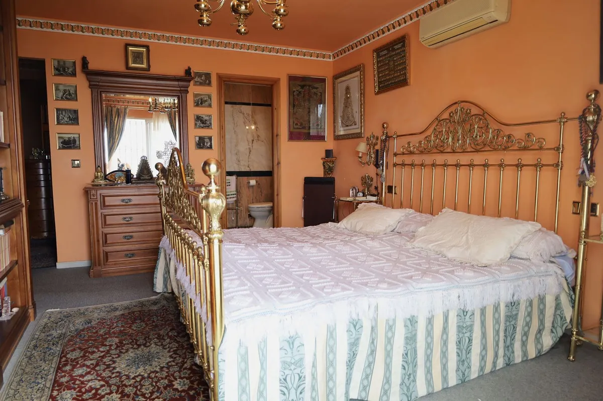 db143c5b-28f3-4d54-bf50-4a9dec05acce