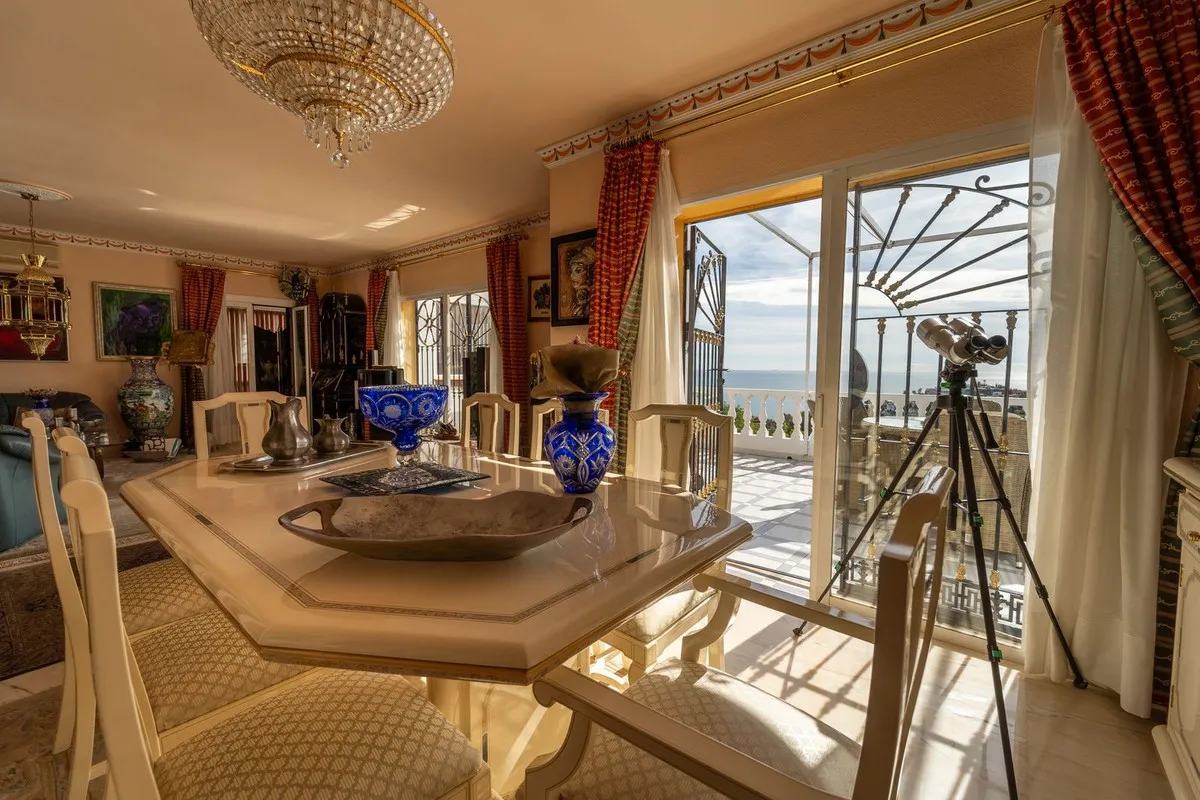 e6a1b2bb-88bf-47d2-a97b-985f8a5609ae