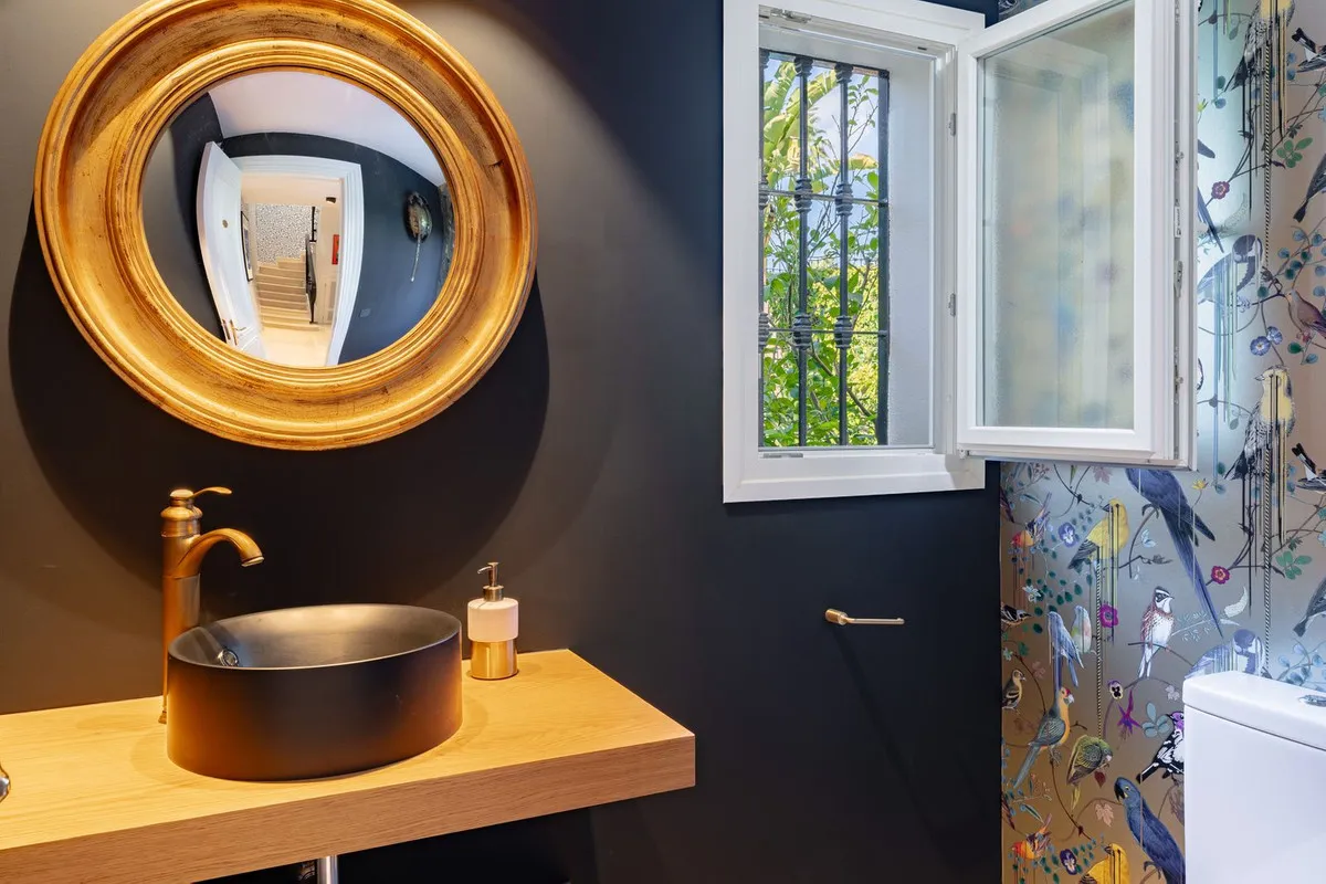 356d3437-a066-4dfb-b60d-33e8e03de7f0