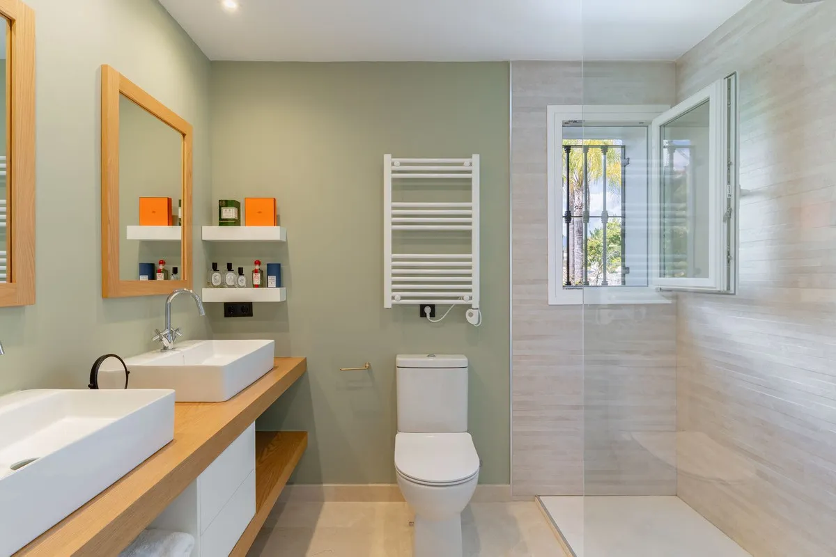 cbf9761e-1fb8-4625-9daa-77bcb892a075