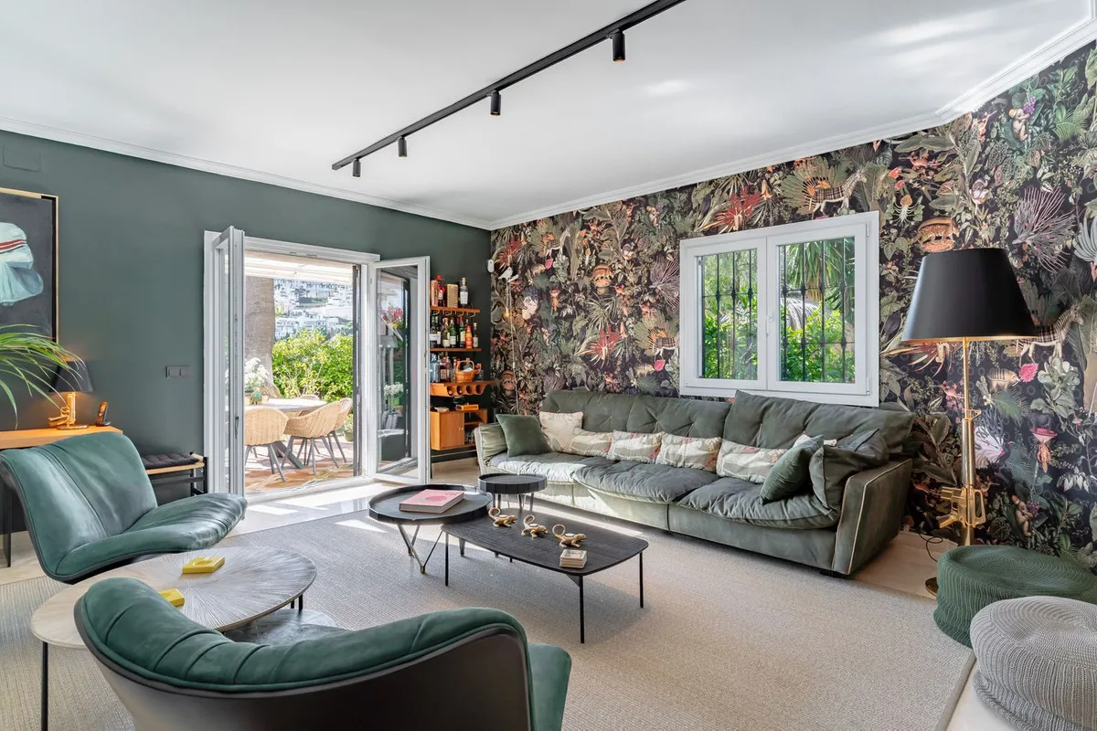 f7753364-3256-4167-ad04-1a9f725f4c38