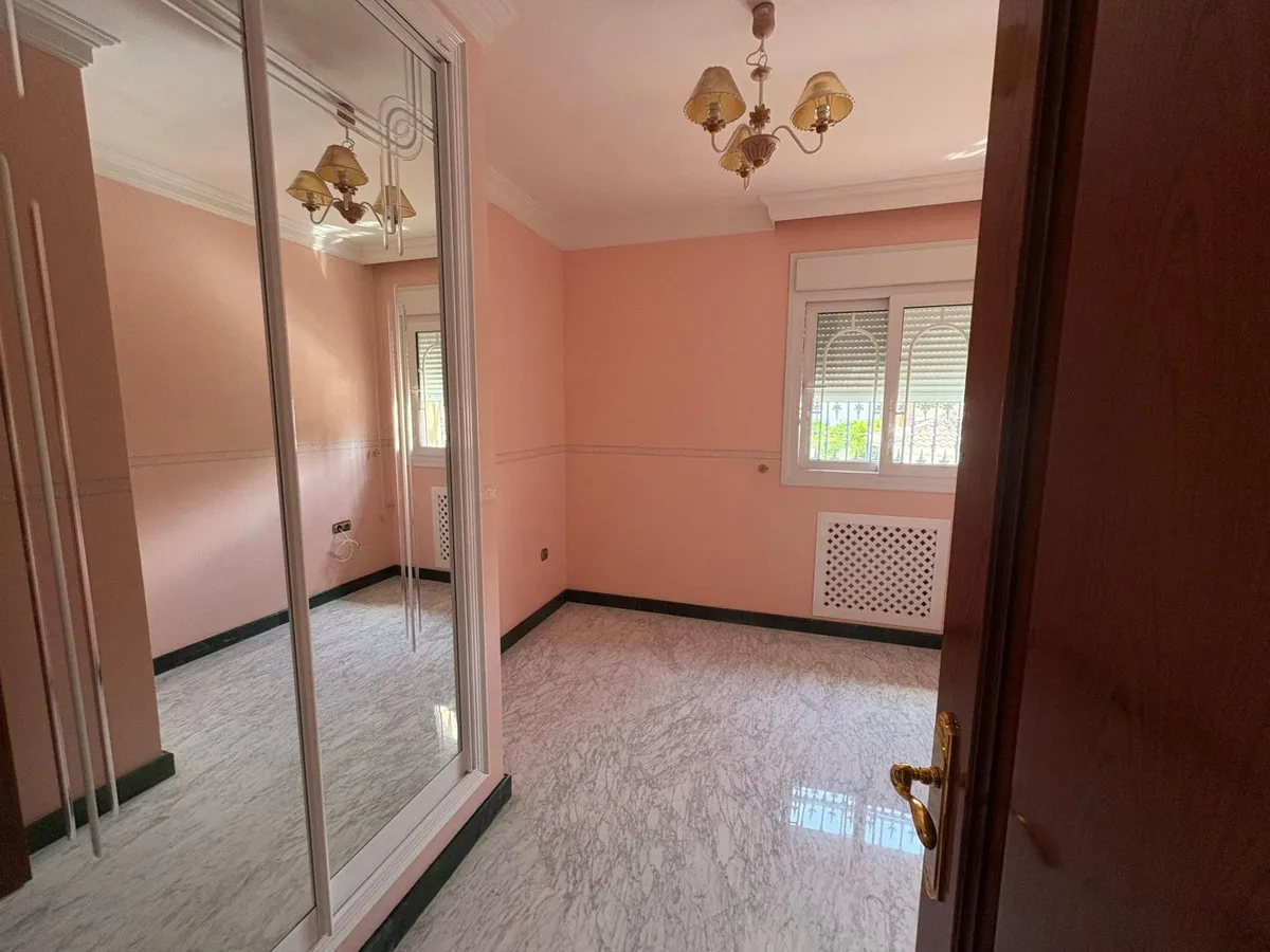 39e16e78-dd58-4f1e-af3e-d121bf58b35d