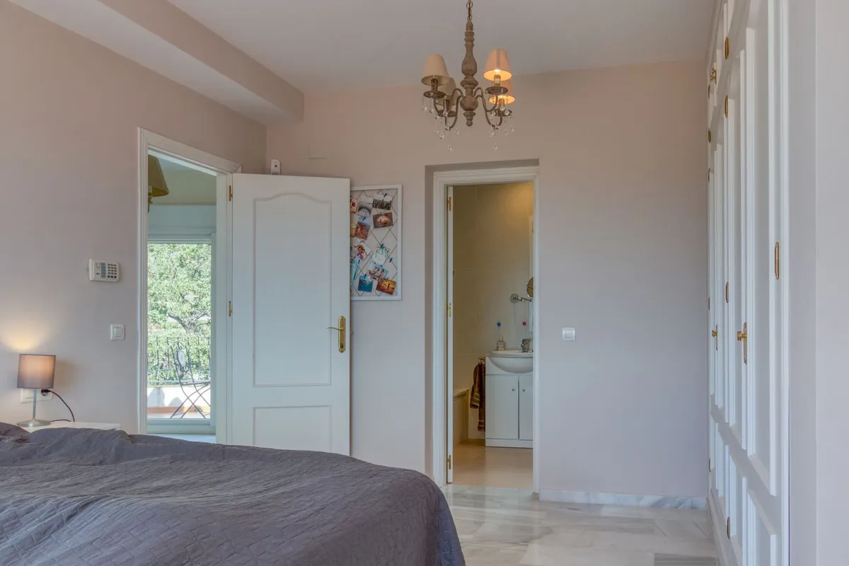 0c4196a8-1e13-4f66-8c51-a42f352b782b