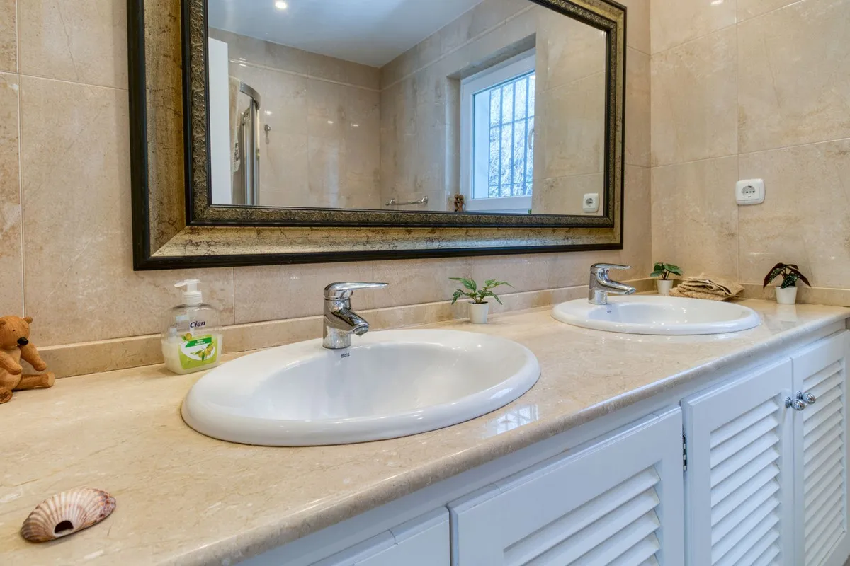 27299bf1-11ec-462f-b271-2b195872c319