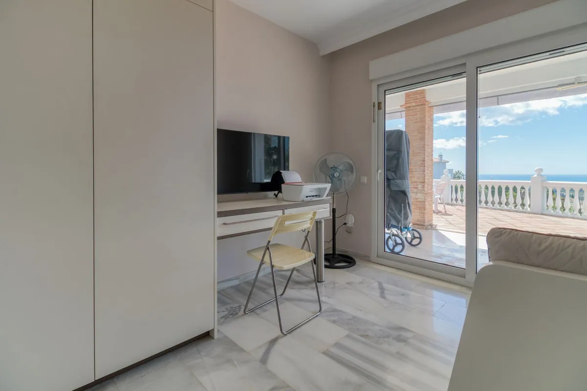 bdd7100e-8418-4ebb-a0d2-419aba9bacd0