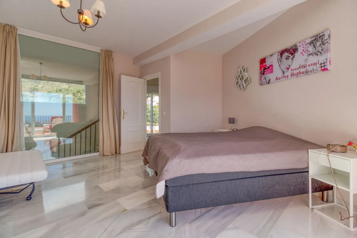 c50ea998-d892-40ac-a8f4-9b88ecd83c19