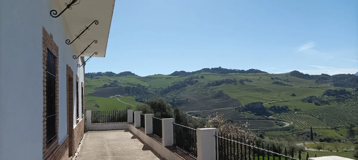 b651aaf8-1c81-4144-9718-9b5dcb4cee16