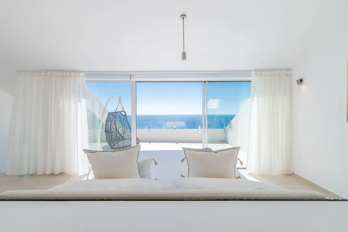 38f1f6f5-ece0-4a46-b10f-40ee0d2222a4