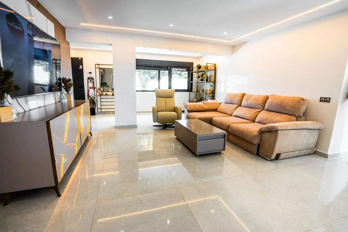 0d42a7a6-25f2-4776-9f24-ad7df5733595