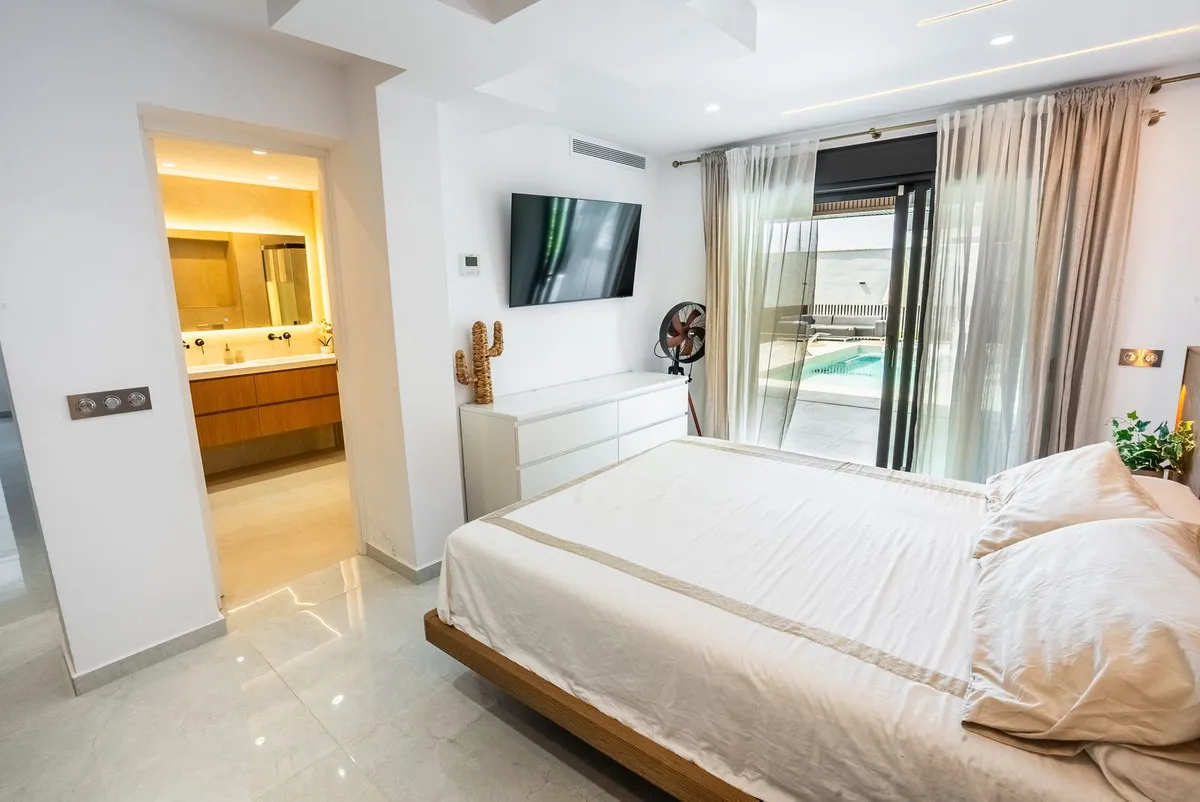 4d3b9102-3f95-4cd2-b443-c257dee45b57