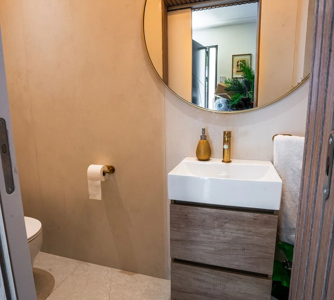 73cc6174-5892-44bc-b752-6ee274b2cdc8