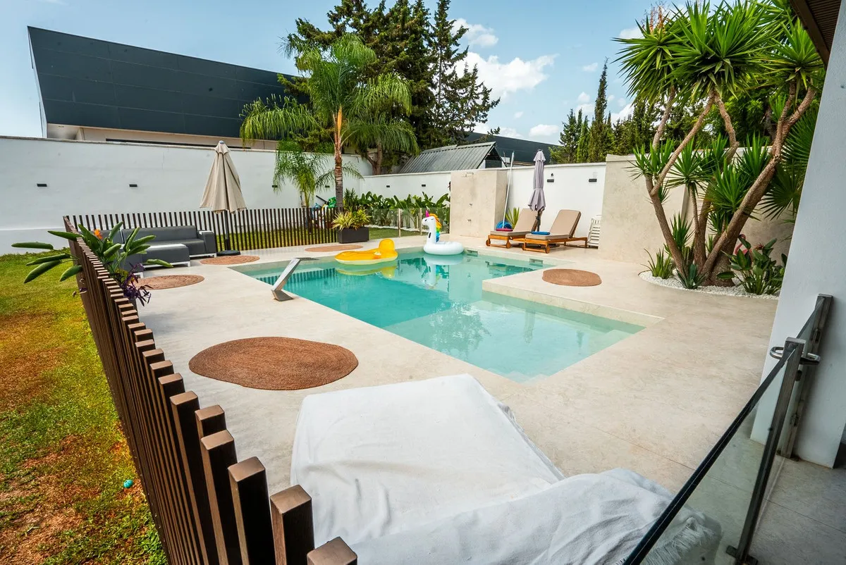 a7c153f8-2941-493f-b1f3-803299fd232a