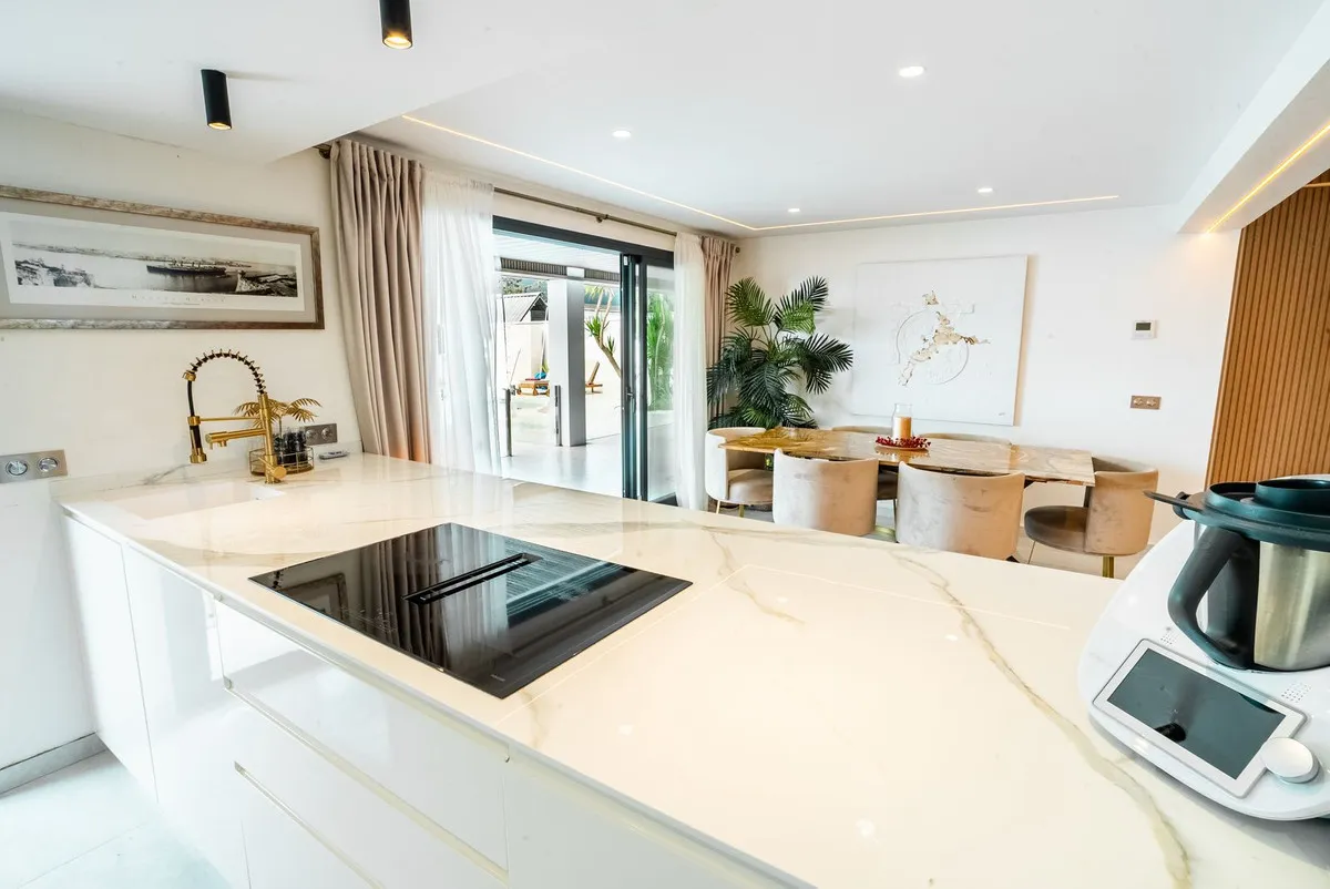 b5bd2a92-ee93-435c-9619-5e1d6567029c