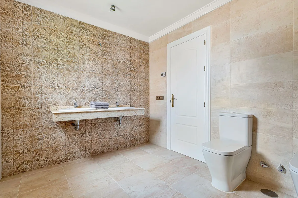 6f43cac8-cd2c-4c1d-9a74-cb981b578289