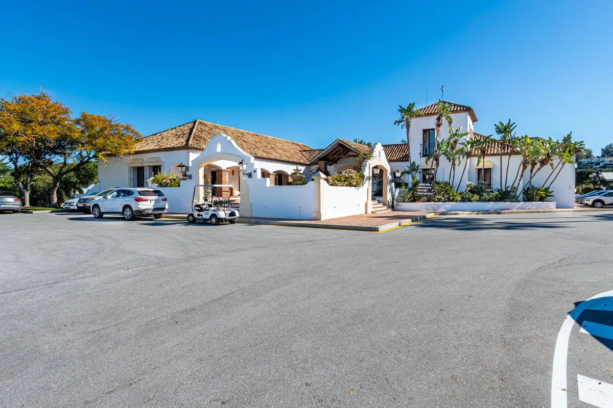 8c3749fd-5331-4ed3-9f61-9745baf119d0