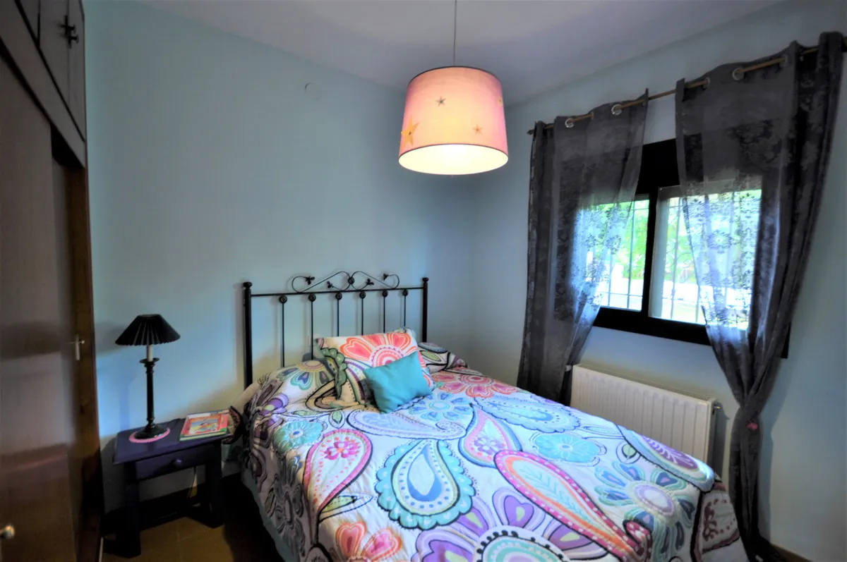 1c846ed3-8db2-409a-b9bb-a6f7101b350e