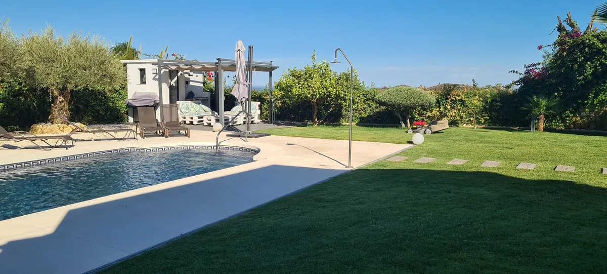 84b4d555-81f9-43d3-a99b-fff1588472e8